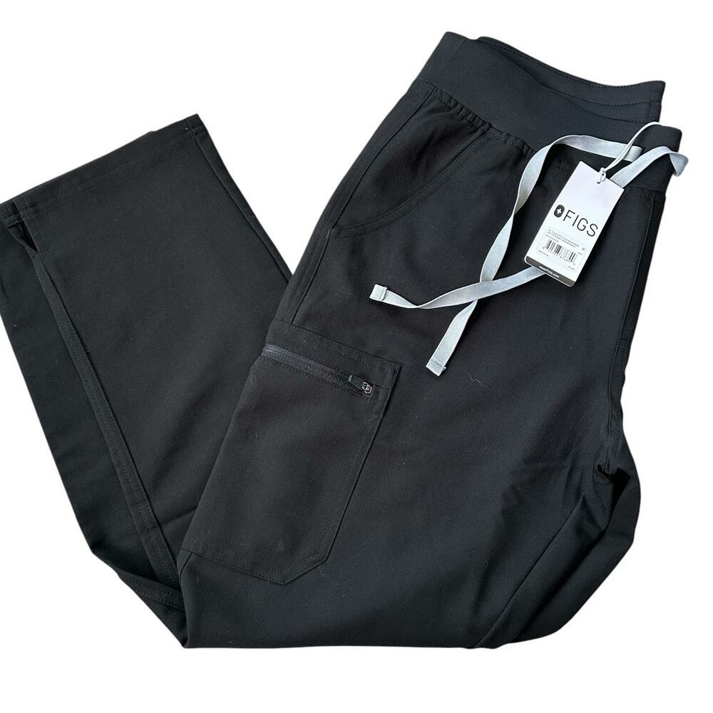 NWT Figs Yola Black High Waisted Cargo Scrub Joggers Size M/P Medium Petite